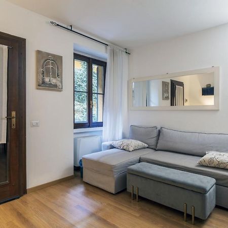 Cozy & Comfy Apt In Navigli Area Мілан Екстер'єр фото
