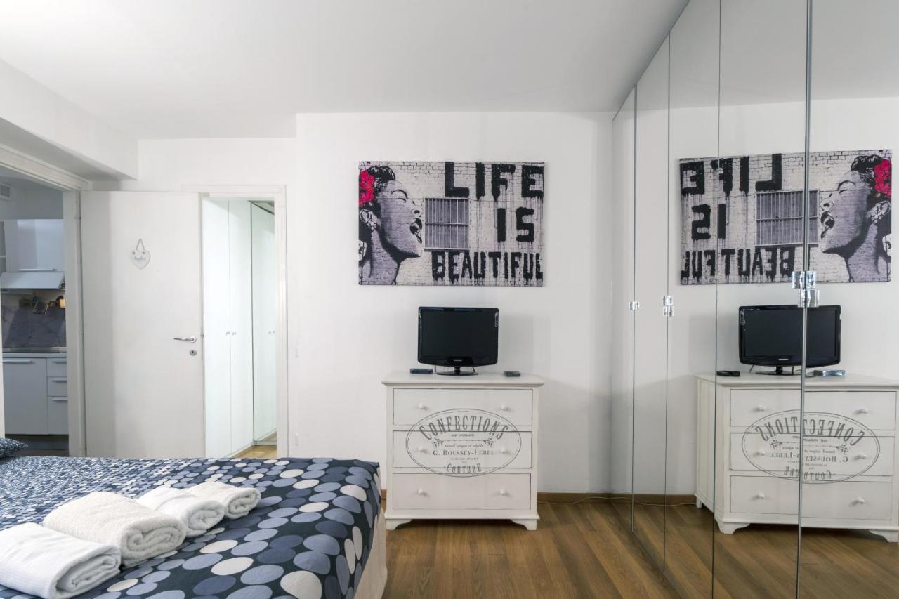 Cozy & Comfy Apt In Navigli Area Мілан Екстер'єр фото
